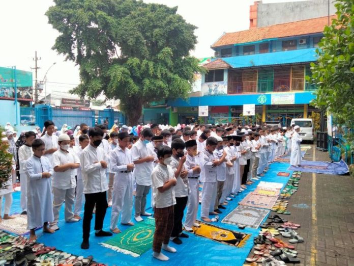 Siswa SDM Limas Simulasi Shalat Idul Fitri dan Shalat Jenazah