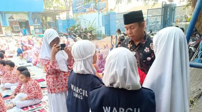 Wartawan Cilik Limas Liput Friday Charity for Palestine