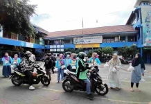 Pembagian Takjil Buka Puasa ke Pengguna Jalan di Halaman SDM Limas Bersama Komite IKWAM SDM Limas.