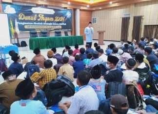 Ketua Majelis Tabligh PDM Surabaya Imam Sapari saat memberikan materi ideologi Muhammadiyah di Darul Arqam SDM Limas