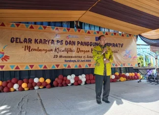 Drs Abdul Chair Pengawas Dinas Pendidikan kota Surabaya Saat Memberikan Pengarahan Gelar Karya P5 Dan Panggung Inspiratif SD Muhammadiyah 15 Surabaya (SDM Limas).