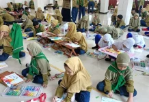 Suasana Lomba Mewarnai Diamond Kids Coloring Competition SD Muhammadiyah 15 Surabaya (SDM Limas) di Ruang Event Lomba.