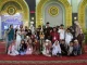 Tim SD Muhammadiyah 15 Surabaya (SDM Limas) pose bersama saat menerima piala juara umum ke 1 di event kompetisi anak islami (KAMI).