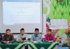 Ketua Komisi Kepegawaian Mationo MA mempresentasikan hasil komisi di sidang pleno Raker Perguruan Muhammadiyah Wiyung.