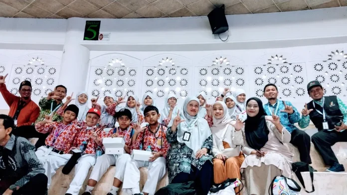 Kontingen SD Muhammadiyah 15 Surabaya (SDM Limas) Saat Mengikuti ME AWARDS 2024 di DOM Universitas Muhammadiyah Malang