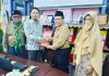 Kerja sama Universitas Muhammadiyah Cirebon dan SD Muhammadiyah 15 Surabaya Disaksikan Dosen Pembimbing dan Wakasek Sinergi di Ruang Akreditasi SDM Limas (Ali/PWMU.CO)