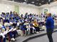 Peserta Pembelajaran Luar Kelas (PLK) kelas 6 SDM Limas saat menerima penjelasan dari pihak Pocari Sweat di Aula Pocari Sweat Pandaan Pasuruan. (Ali/KLIKMU.CO)
