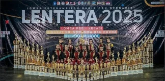 Tim Paskibra SD Muhammadiyah 15 Surabaya (SDM Limas) Pose Bersama Juara 1 LKBB LENTERA 2025 Se-Pulau Jawa. (Ali/PWMU.CO)