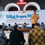Ketua Pimpinan Daerah Muhammadiyah Kota Surabaya, Dr H M Ridwan MPd saat menyampaikan materi di Baitul Arqam PCM Wiyung. (Ali/PWMU.CO)