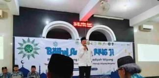 Ketua LDK PP Muhammadiyah Muhammad Arifin saat memberikan pencerahan di Baitul Arqam PCM Wiyung. (foto: ali s)