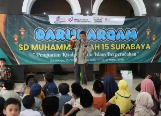 Suasana Darul Arqam 2025 Kelas 1 dan 2 SDM Limas Dengarkan Kisah Inspiratif Pak Eko dan Boneka Toby.