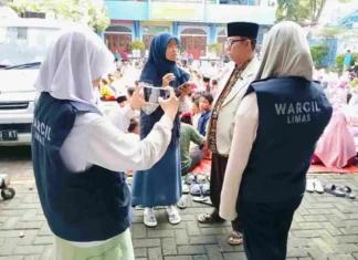 Tim WarCil SDM Limas saat Liput Simulasi Salat Idulfitri 1446 Hijriyah di Halaman Sekolah.