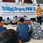 M. Ridwan menyampaikan materi pengutan ideologi Muhammadiyah di Baitul Arqom PCM Surabaya. foto: ali shodiqin