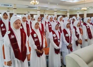Suasana Peserta Imtihan ke-XII Dan Tasmi’ Tahfid ke-IV SD Muhammadiyah 15 Surabaya (SDM Limas) di Ruang BBPMP Jawa Timur (Ali/PWMU.CO)