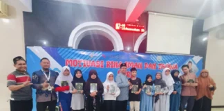 Suasana Peserta Terbaik Motivasi Bina Iman dan Taqwa SD Muhammadiyah 15 Surabaya (SDM Limas) di Masjid At Taqwa SDM Limas. (Ali/PWMU.CO)