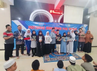Suasana Peserta Terbaik Motivasi Bina Iman dan Taqwa SD Muhammadiyah 15 Surabaya (SDM Limas) di Masjid At Taqwa SDM Limas. (Ali/PWMU.CO)