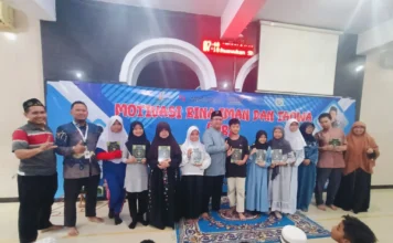 Suasana Peserta Terbaik Motivasi Bina Iman dan Taqwa SD Muhammadiyah 15 Surabaya (SDM Limas) di Masjid At Taqwa SDM Limas. (Ali/PWMU.CO)