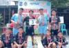 Tim Limas FC SD Muhammadiyah 15 Surabaya (SDM Limas) usai menerima Penghargaan di Kejuaraan Daerah Futsal Tingkat kota Surabaya. (Ali Shodiqin/PWMU.CO).