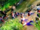 Keseruan siswa SDM Limas saat mengikuti outbound di Lembah Pandawa (Ali/PWMU.CO)