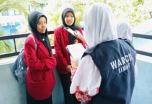 Suasana Liputan Wartawan Cilik (WarCil) SDM Limas Saat Ada Kegiatan Penelitian Pembelajaran Matematika di SDM Limas. (Ali/PWMU.CO)