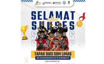 Atlet Tapak Suci SD Muhammadiyah 15 Surabaya (SDM Limas) yang meraih medali dalam Kejuaraan Nasional Piala Wali Kota Surabaya 2026. (Ali Shodiqin/Klikmu.co)