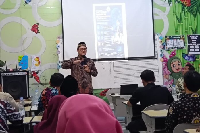 Hadapi Era VUCA, Ferry Yudi Tawarkan Lima Strategi bagi Guru Muhammadiyah Hadapi Era VUCA, Ferry Yudi Tawarkan Lima Strategi bagi Guru Muhammadiyah